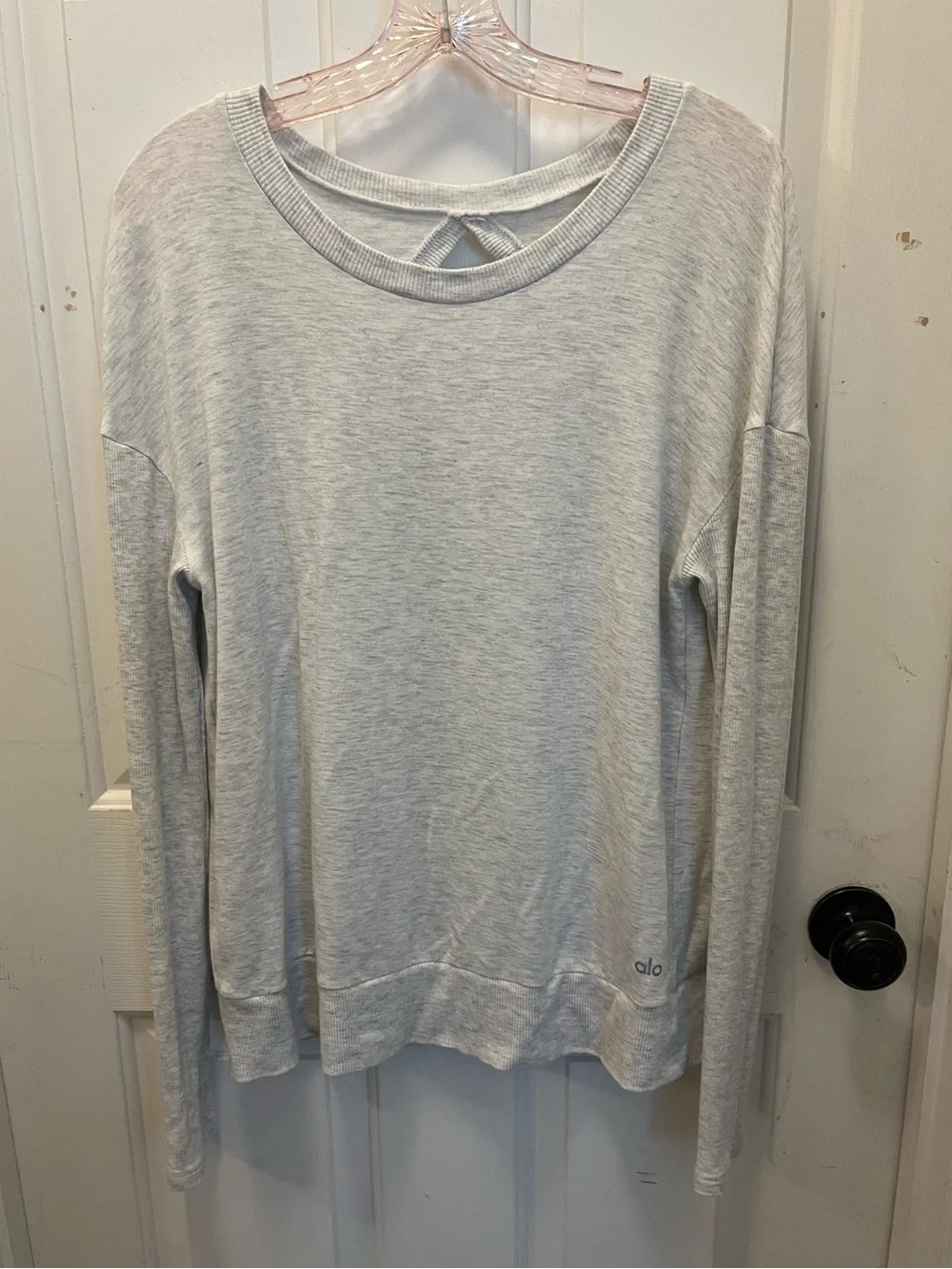 🧘🏽♀️ EUC Alo Yoga Heather Gray Intricate Long Sleeve Yoga Sweater - Sz Medium